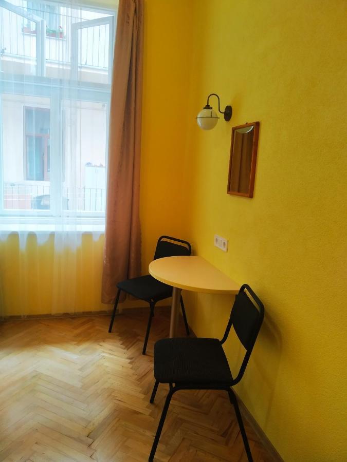 Lviv Appartment On Yaroslava Mudrogo 14 ภายนอก รูปภาพ