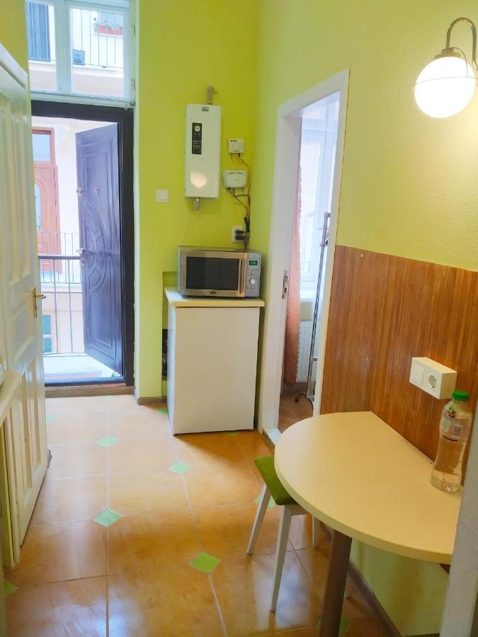 Lviv Appartment On Yaroslava Mudrogo 14 ภายนอก รูปภาพ