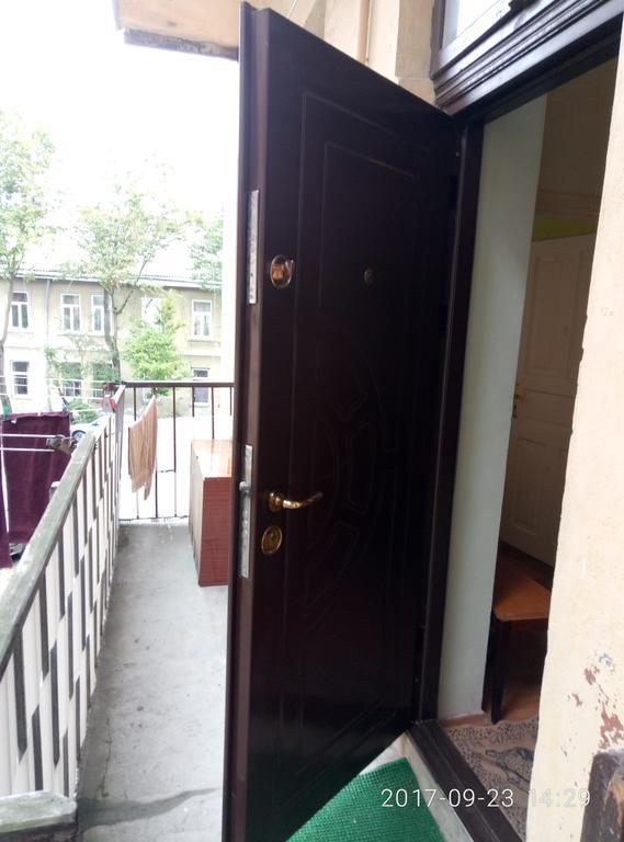 Lviv Appartment On Yaroslava Mudrogo 14 ภายนอก รูปภาพ